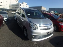 TOYOTA NOAH 2013 Image