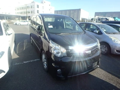 TOYOTA NOAH 2013 Image