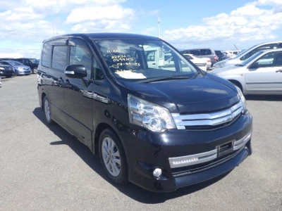 TOYOTA NOAH 2013 Image