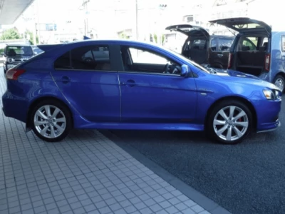 MITSUBISHI GALANT 2011 Image