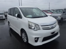 TOYOTA NOAH 2013 Image